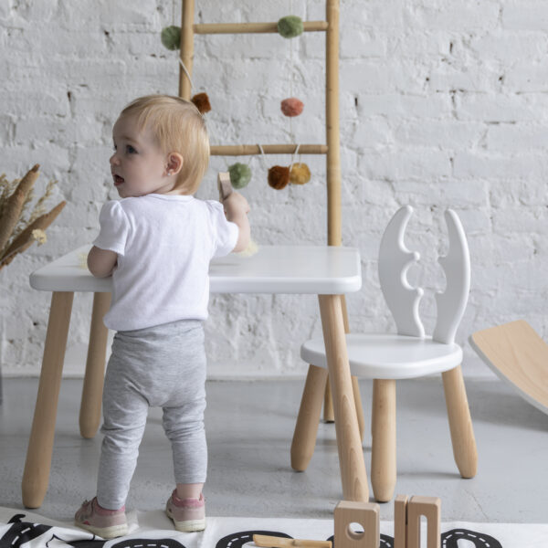 Kindertisch-Set „Natur White Deer“ – 2 Stühle + 1 Tisch aus massivem Buchenholz